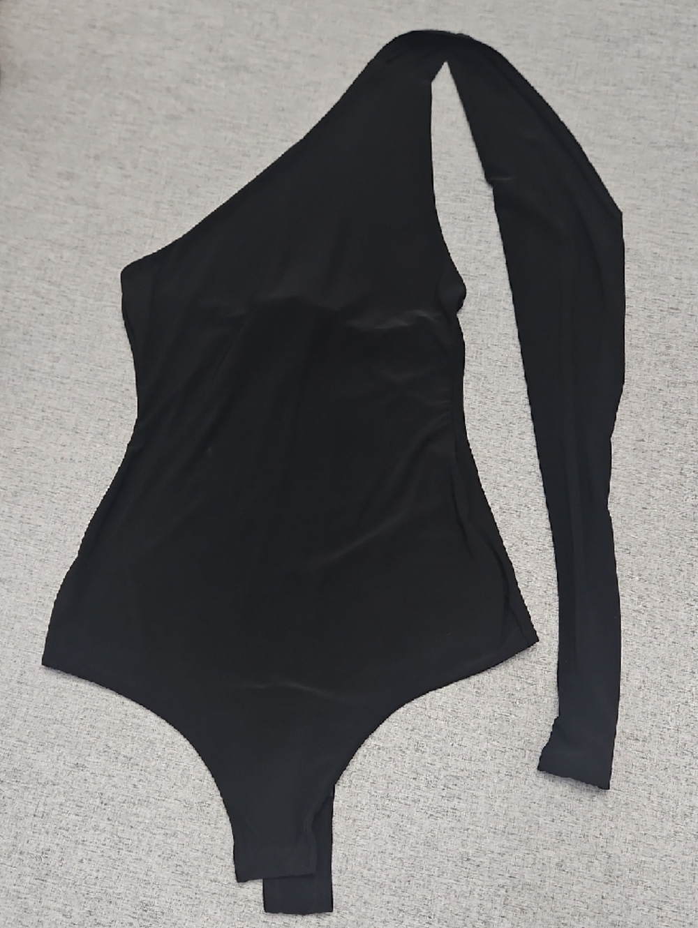 PrettyLittleThing One-Shoulder Black Long-Sleeve Bodysuit - Picture 5 of 8
